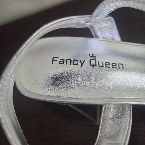 Fancy Queen Silver Strappy Square Toe Block Heels New In Original Box Size 8 - Picture 9 of 14